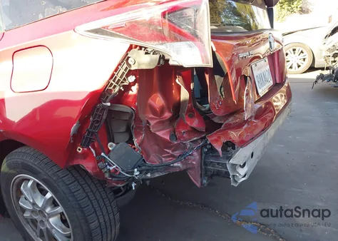 2017 Toyota Prius Two z USA, uszkodzony, nr VIN JTDKBRFU9H3565889